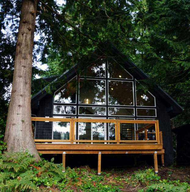 Lindal Homes Review: A Waterfront Cabin in the Woods